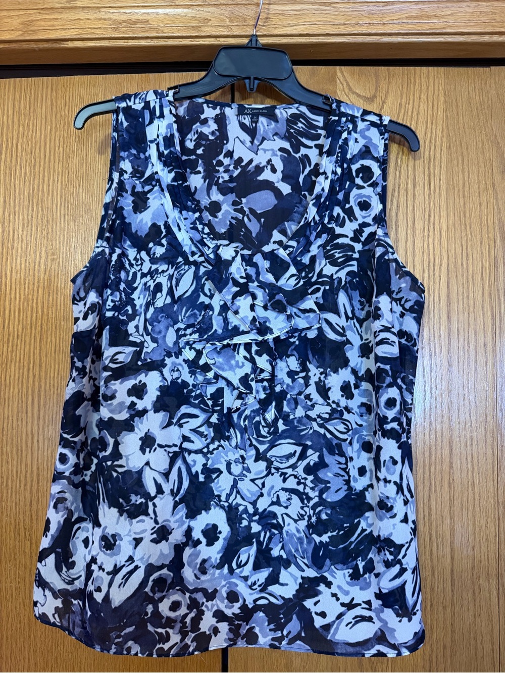 Anne Klein Navy & Gray Floral Ruffle Tank